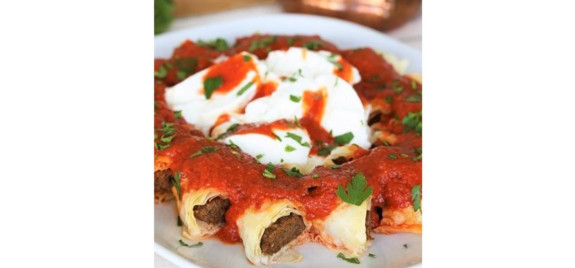 Doner bejti  mish viçi në petë, sos domatesh dhe kos 300 gr.